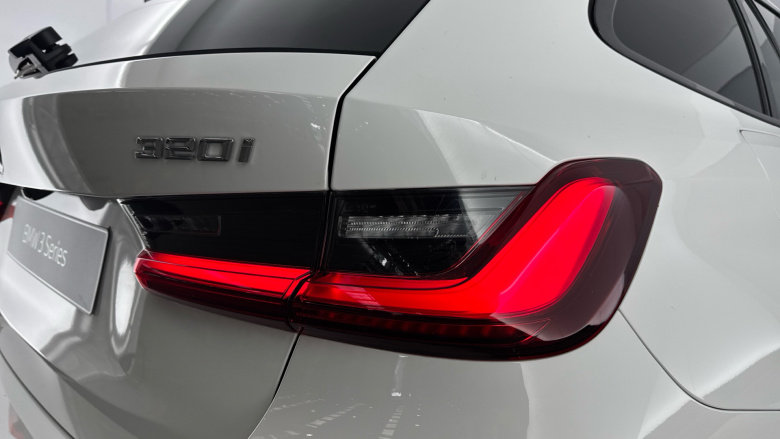 BMW 3 Series 320i M Sport 5dr Step Auto [Pro Pack] Petrol Estate